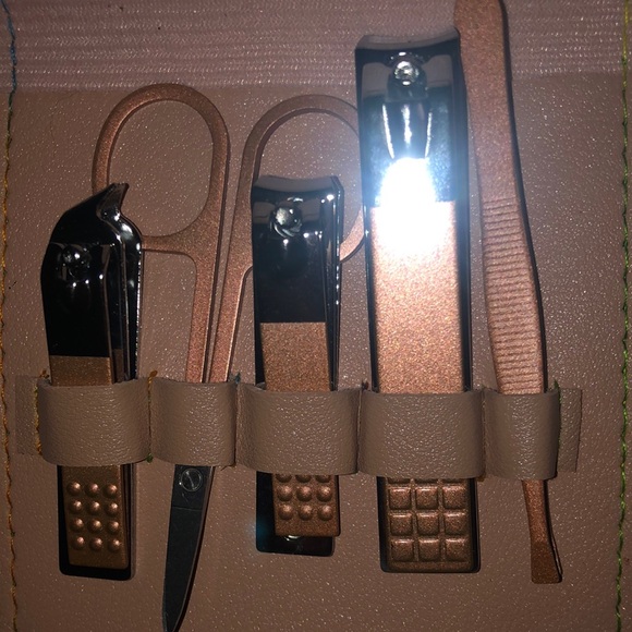 **NEW** Never used 12 piece manicure set - Picture 2 of 4